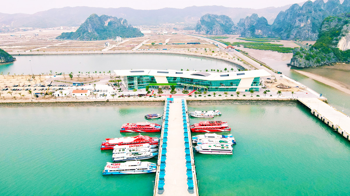 tau-cao-toc-quan-lan-hoang-vy-azgotravelcom-3