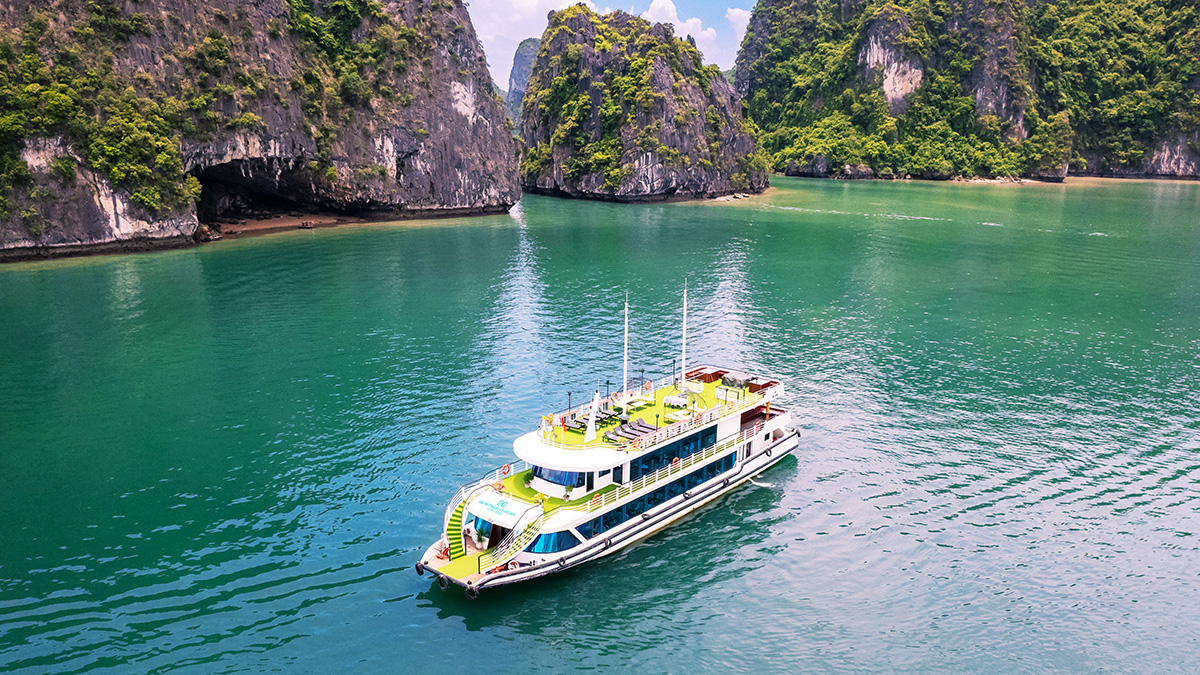 Heritage Luxury Cruise thăm Vịnh Hạ Long 6 tiếng